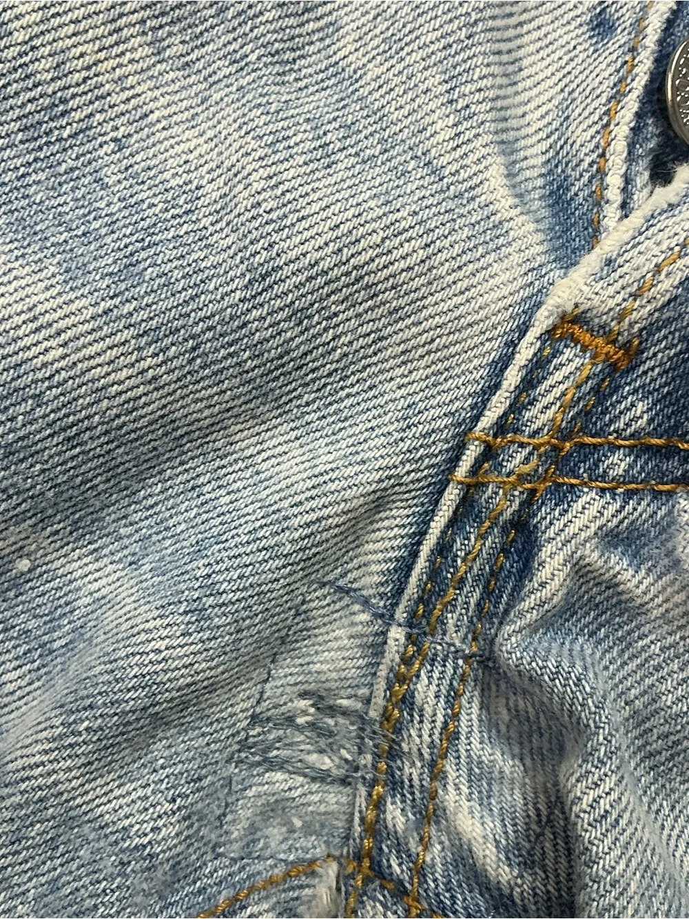Vintage Levi’s 501XX  button fly light wash straight leg jeans 33x30